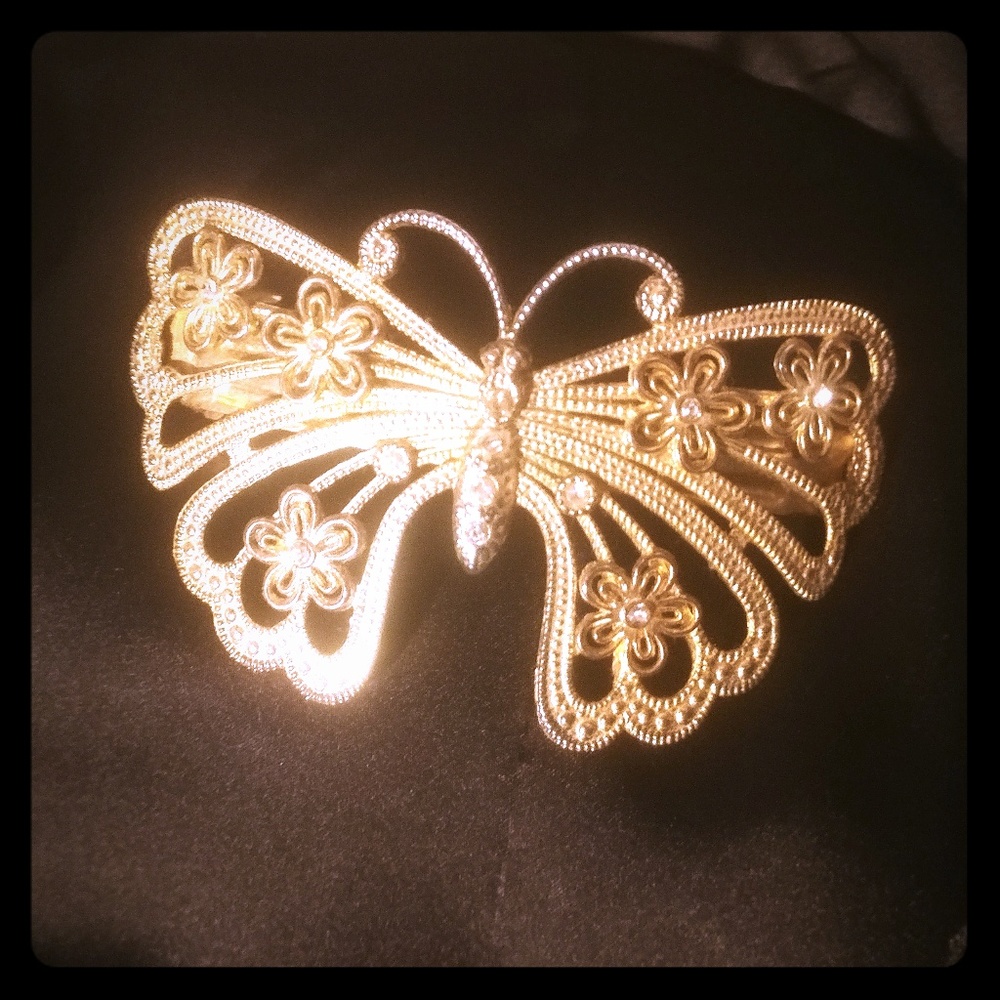 Barrette silver toned butterfly